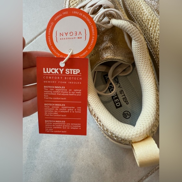 Lucky Step gold sneakers size 8.5 - Picture 5 of 8